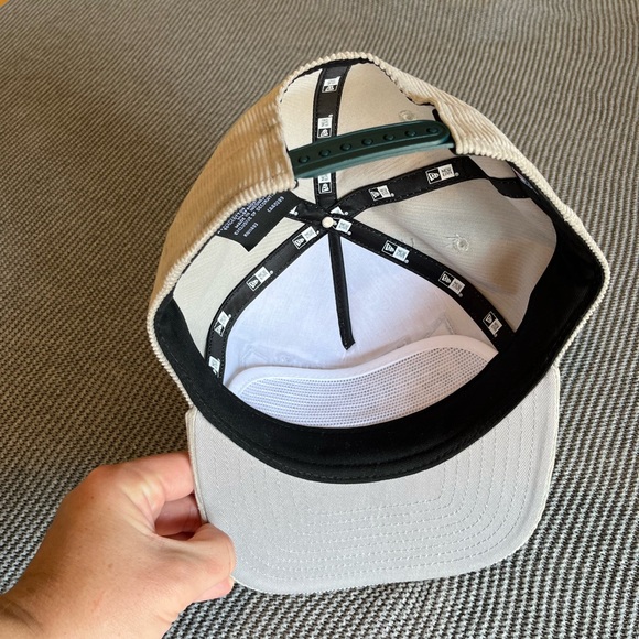 NWOT Philadelphia Eagles Gray Corduroy Cap - Picture 7 of 7